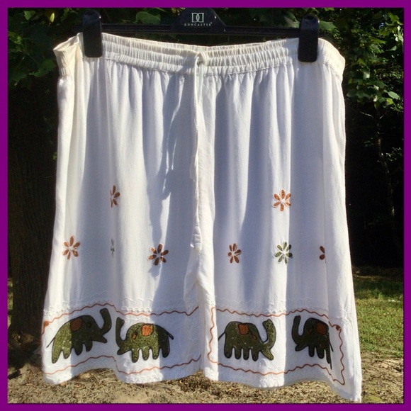 Cream Drawstring Shorts, sz M - Picture 3 of 5